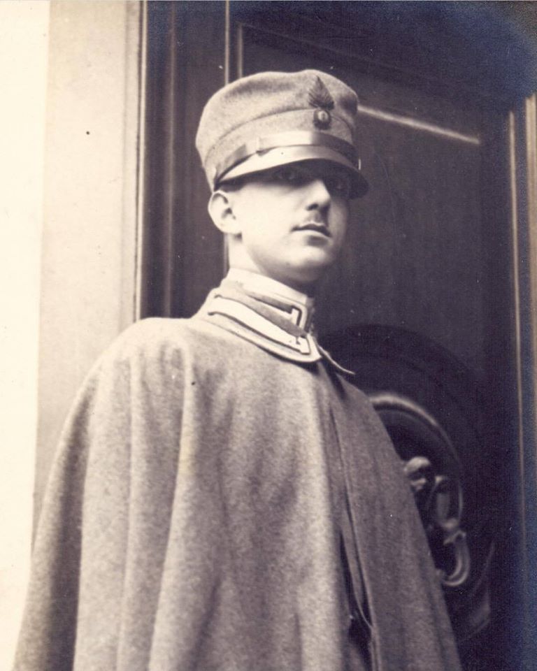 Il Principe di Piemonte Umberto di Savoia - caporale dei granatieri