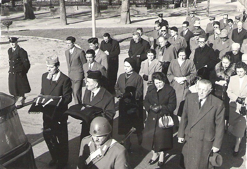 1959 –I genitori del S.Ten. M.A.V.M., il primo a destra è il padre, S.E. Ernesto Eula Primo Presidente Corte di Cassazione al centro la Madre. 