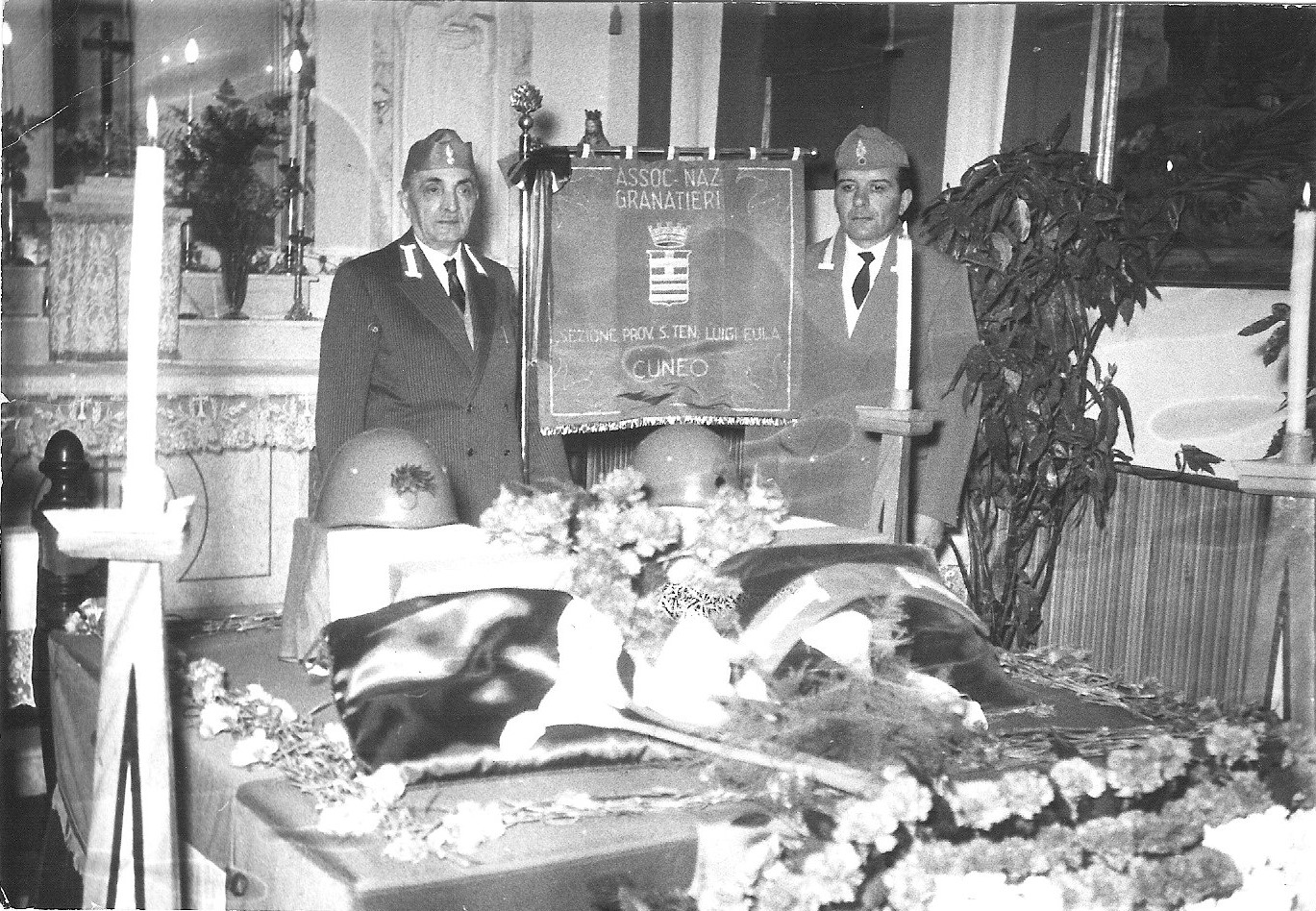 1959 -Rientro in Patria delle spoglie del S.Ten. M.A.V.M. nella Cappella del 2° Rgt Alpini