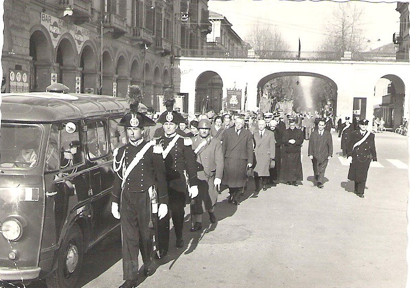 1959 – Trasferimento al Duomo di Cuneo delle spoglie del S.Ten. M.A.V.M 