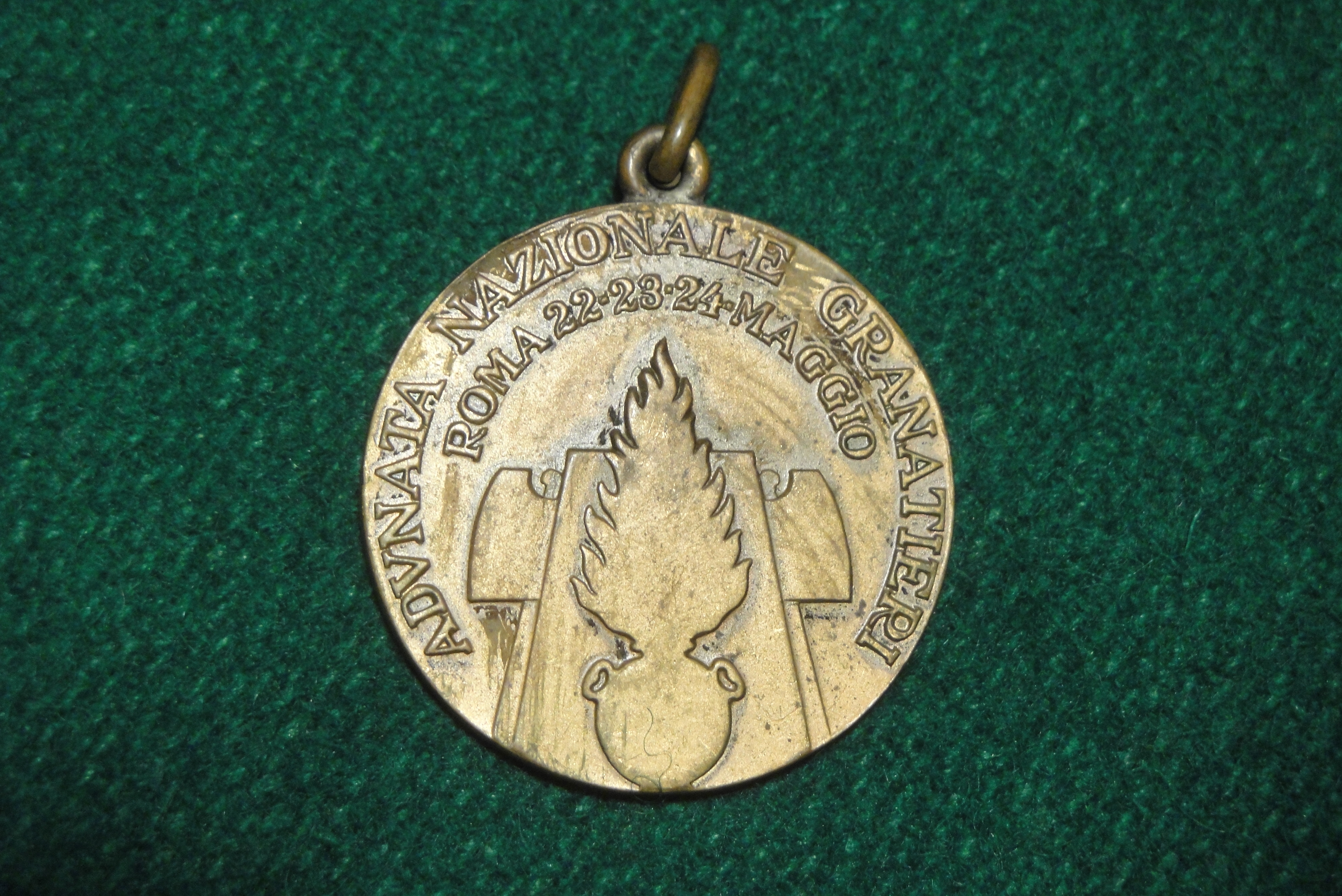 Medaglia (fronte) del secondo raduno dei Granatieri di Sardegna 15-16 giu.1935 - Roma
