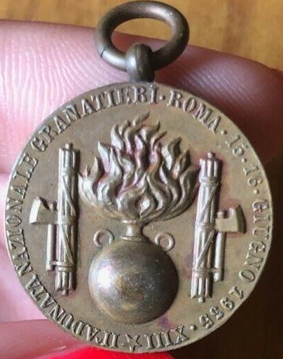 Medaglia (fronte) del secondo raduno dei Granatieri di Sardegna 15-16 giu.1935 - Roma