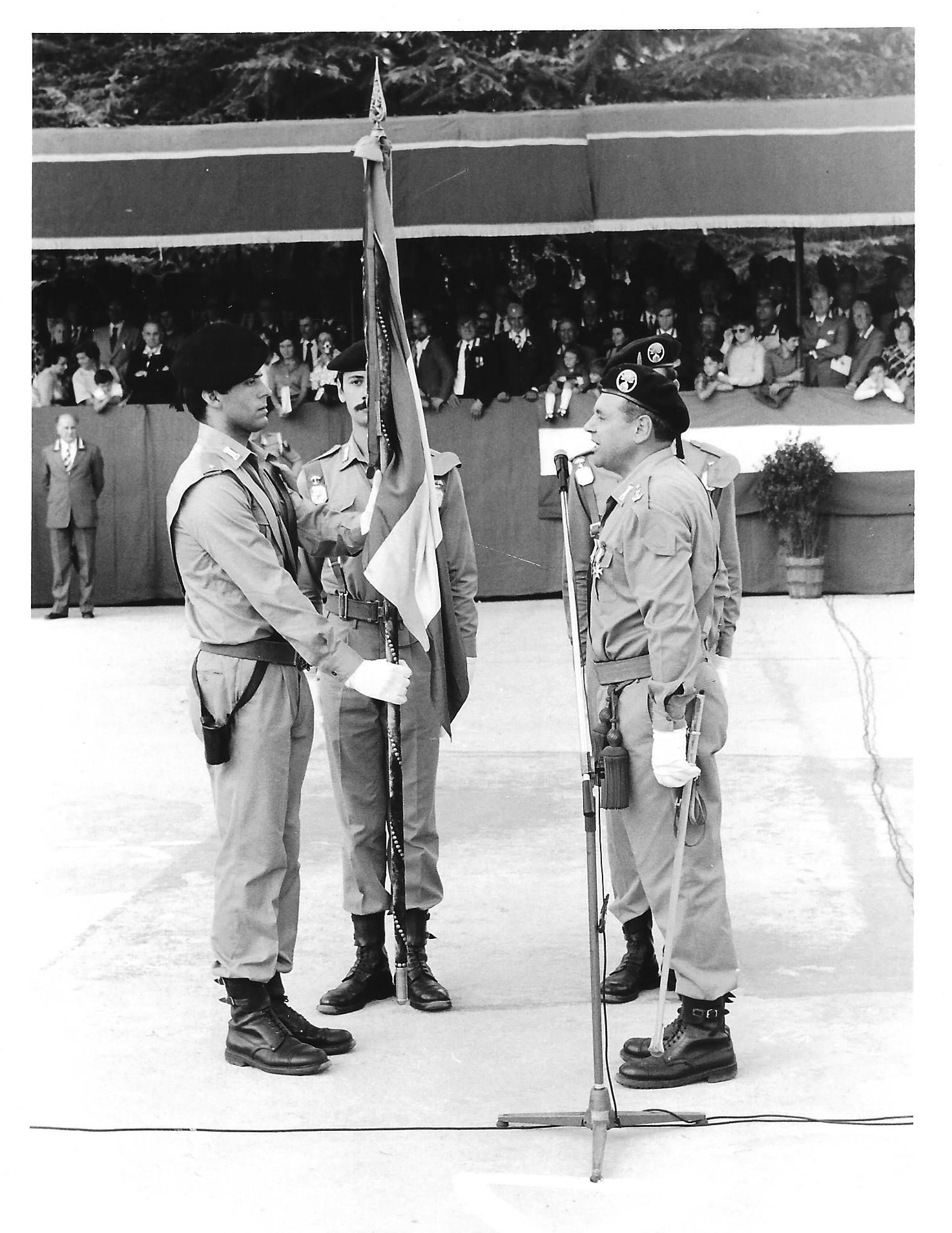  Consegna della Bandiera di Guerra del 1° Reggimento Granatieri all’ Alfiere S.Ten. f. (G.) RNU Giovanni GARASSINO 